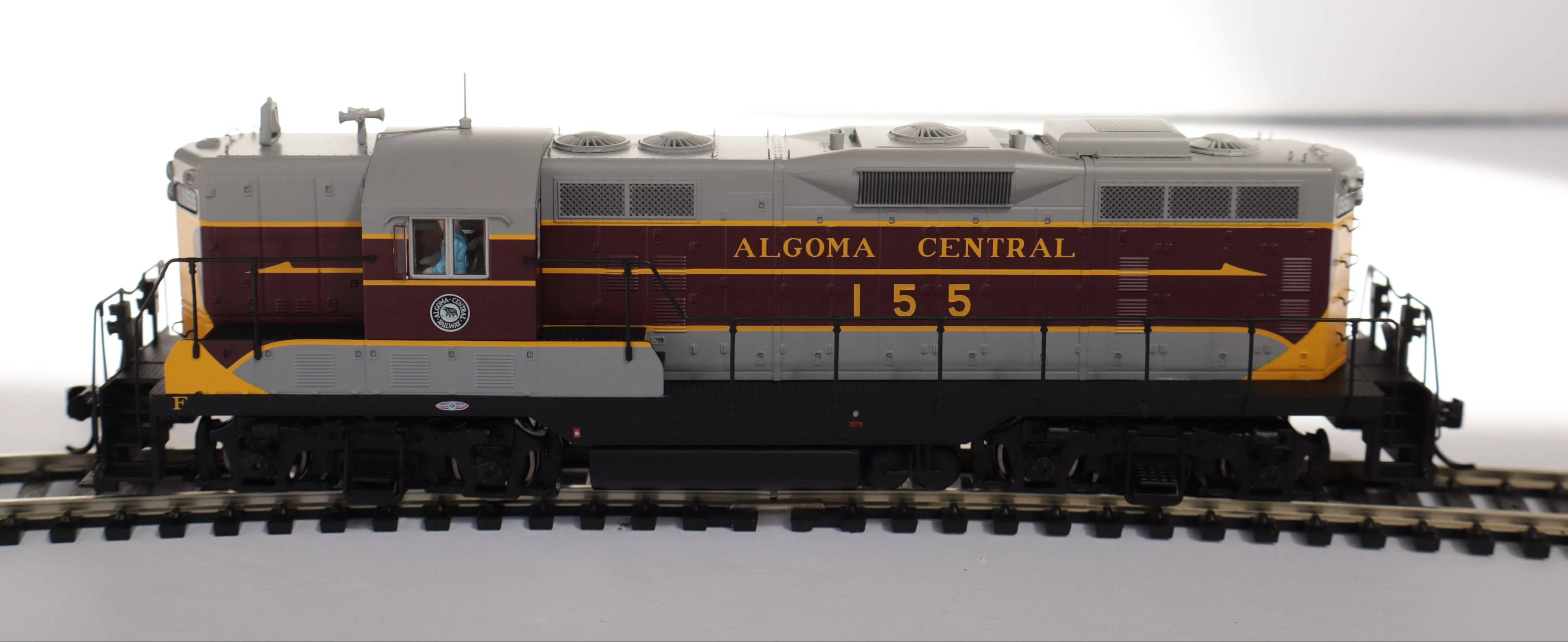 Walthers HO 920-49414 - Proto - EMD GP7 Diesel Locomotive "Algoma Central" #162