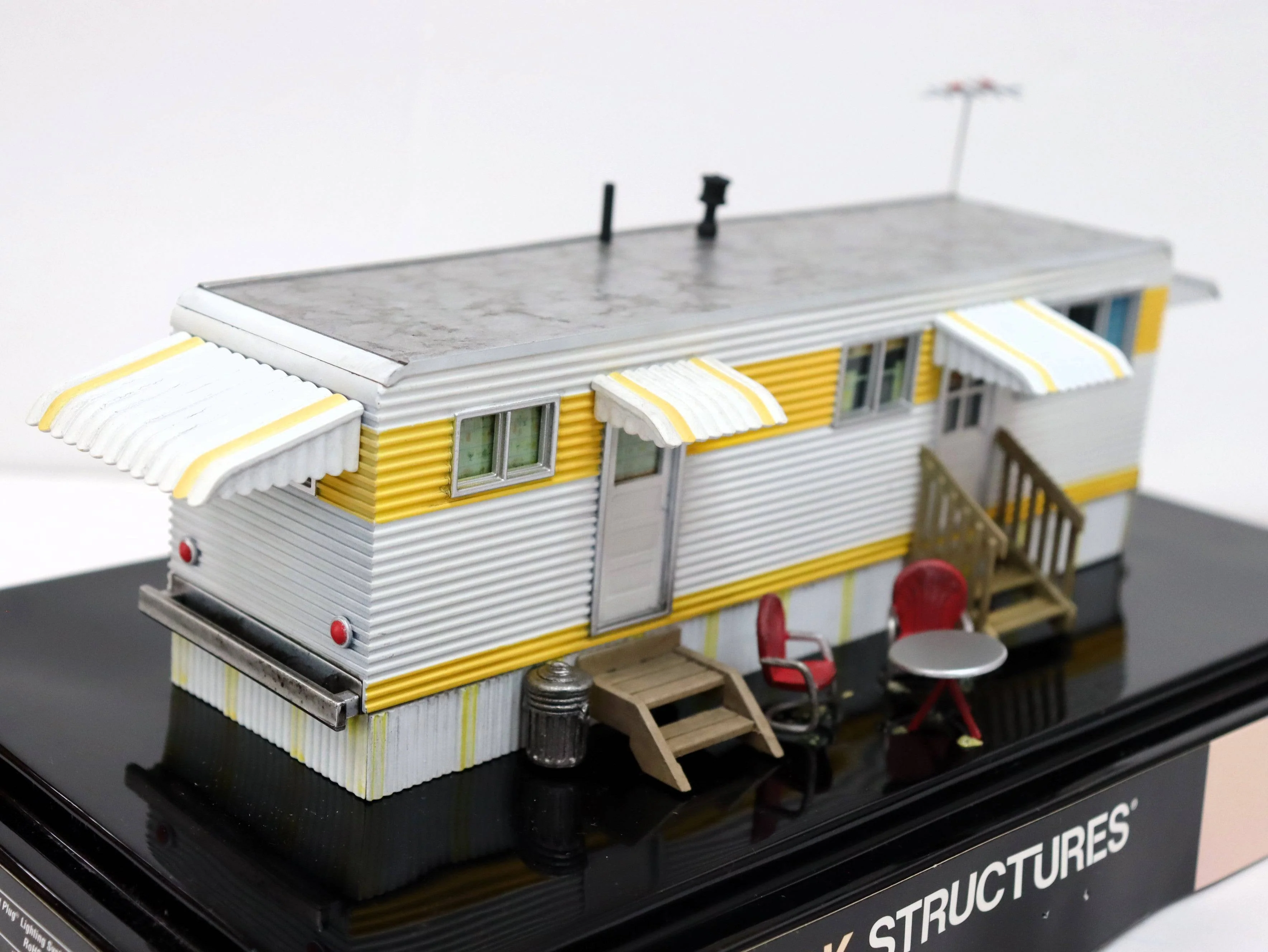 Woodland Scenics HO BR5062 - Sunny Days Trailer - Image 2