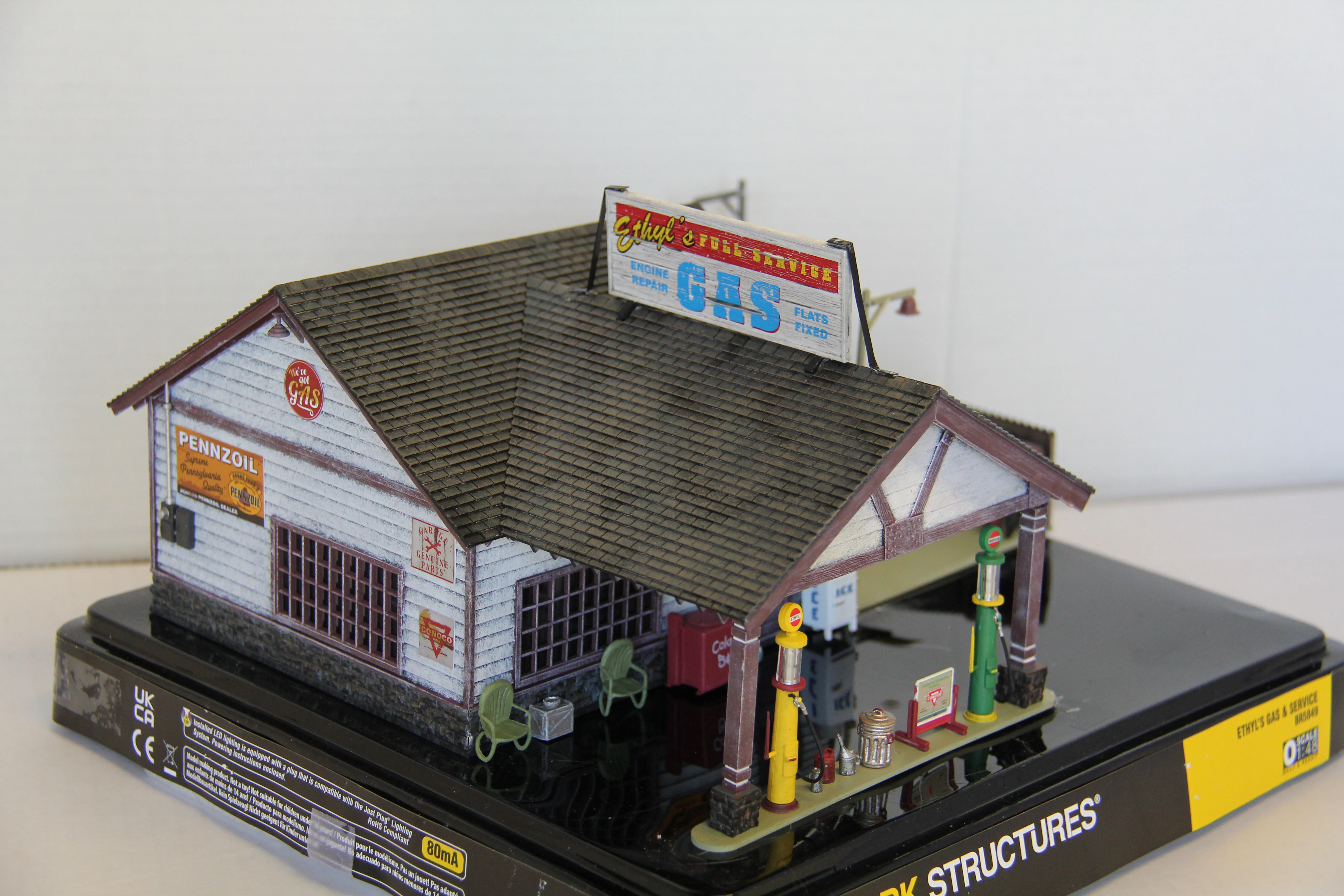 Woodland Scenics BR5849 Ethyl's Gas & Service 1:48 Scale-Second hand-M7522