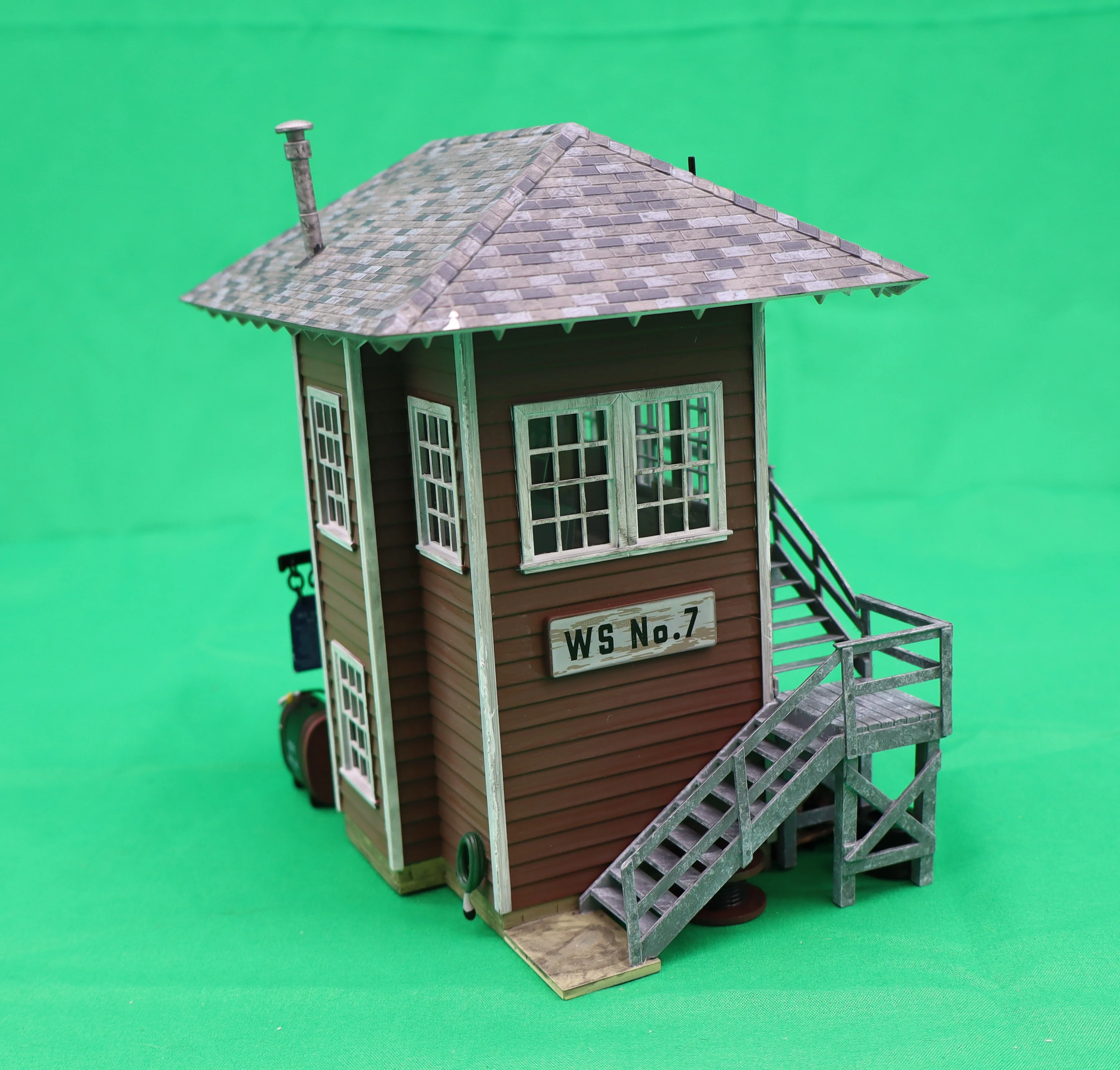Woodland Scenics BR5878 - Interlocking Tower - Image 3